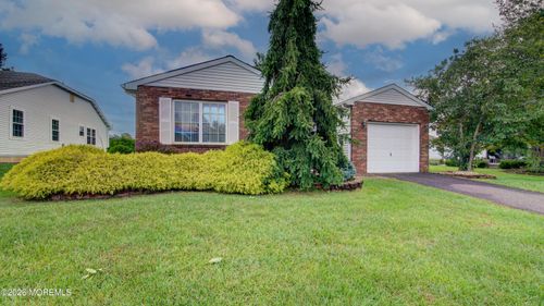 4 Lesley Dr, Marlboro, NJ, 07746-1732 | Card Image