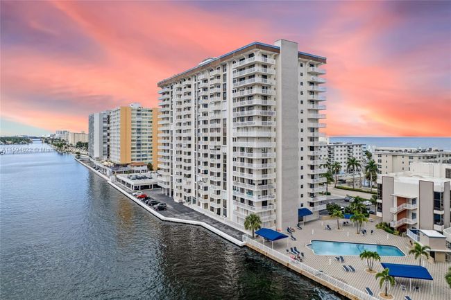 12H - 1500 S Ocean Dr, Condo with 2 bedrooms, 2 bathrooms and null parking in Hollywood FL | Image 5