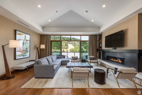 4030-2290 Deer Valley Dr E, Park City, UT, 84060-5102 | Card Image