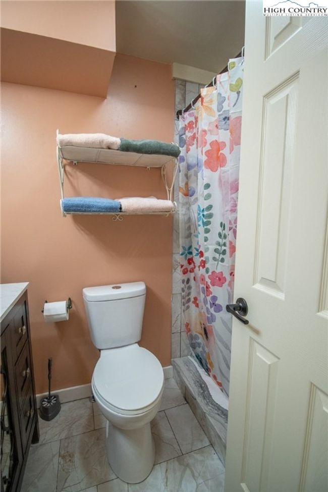 UNIT-7 - 104 Snowplow Ln, Condo with 3 bedrooms, 3 bathrooms and null parking in Beech Mountain NC | Image 17