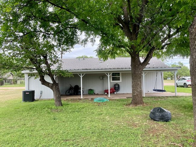 201 N Franklin St, House other with 2 bedrooms, 1 bathrooms and 1 parking in Bronte TX | Image 13