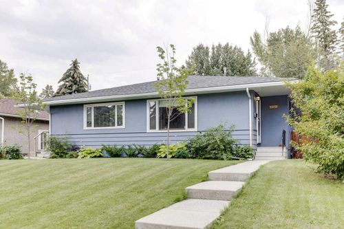 1333 Rosehill Dr Nw, Calgary, AB, T2K1M3 | Card Image