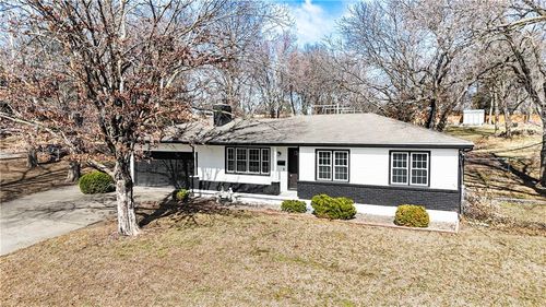 7910 E 74th St, Kansas City, MO, 64133-6227 | Card Image