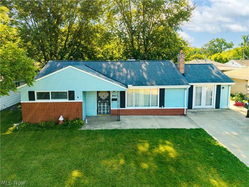 845 Mansfield St, Sheffield Lake, OH, 44054-2127 | Card Image