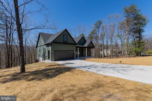 4352 Timber Ridge Rd, BERKELEY SPRINGS, WV, 25411 | Card Image
