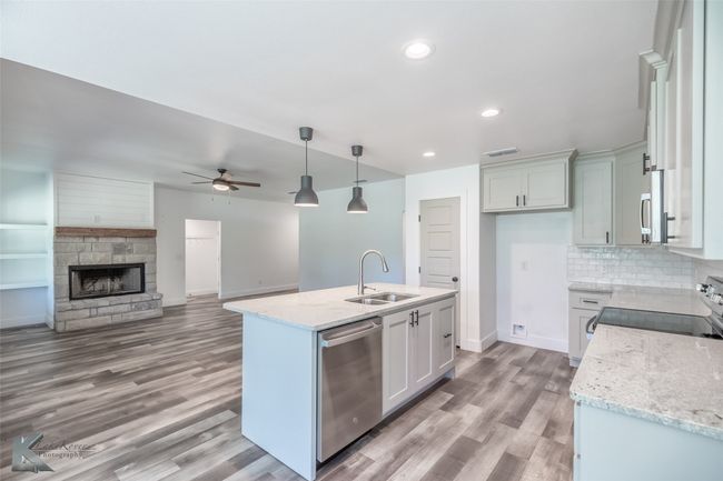7432 State Highway 36 W, House other with 3 bedrooms, 2 bathrooms and null parking in Clyde TX | Image 9