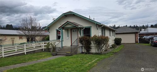 620 W Cota St, Shelton, WA, 98584-2242 | Card Image