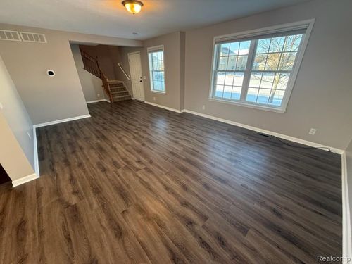 1113 Tartan Ln, Commerce Twp, MI, 48390-2285 | Card Image