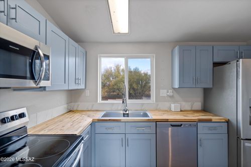 14980 W Avra Valley Rd, Marana, AZ, 85653-8581 | Card Image