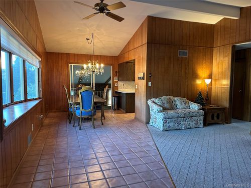 14 Fairview Rd, Hampton Bays, NY, 11946-3748 | Card Image