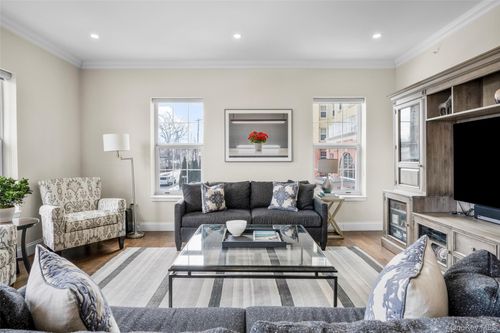 unit-214-10 Byron Pl, Larchmont, NY, 10538-1982 | Card Image