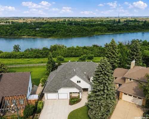 323 Mallin Cres, Saskatoon, SK, S7K7X2 | Card Image