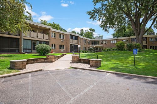 205-4380 Brookside Ct, Edina, MN, 55436-1435 | Card Image