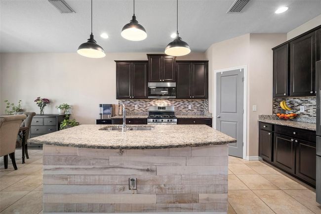 Kitchen | Image 18