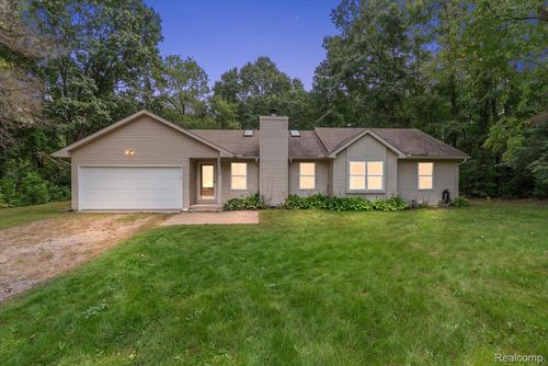 4309 S Baldwin Rd, Lake Orion, MI, 48359-2107 | Card Image