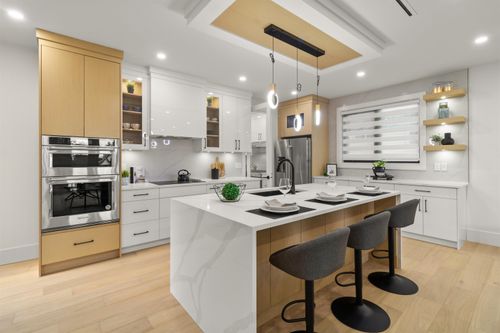 970 Laurel Crt, Coquitlam, BC, V3C5M1 | Card Image