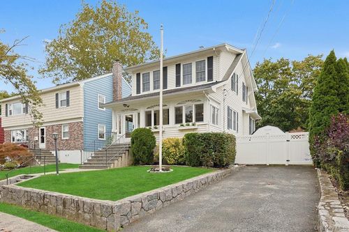 322 Columbus Ave, Eastchester, NY, 10707-1705 | Card Image