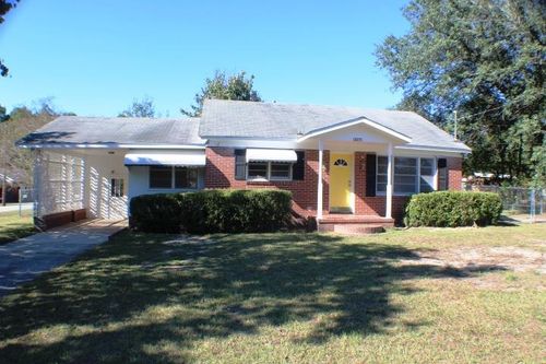 217 Fowler St, Swainsboro, GA, 30401-3724 | Card Image