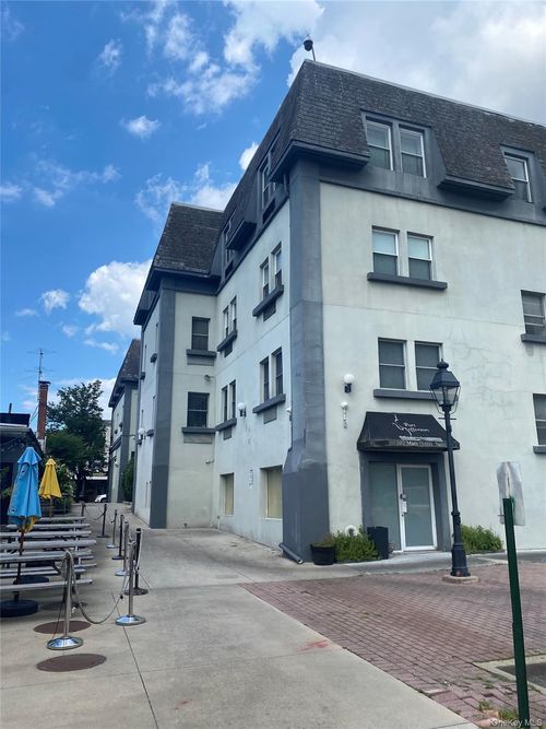 apt-309-202 Main St, Port Jefferson, NY, 11777-1673 | Card Image