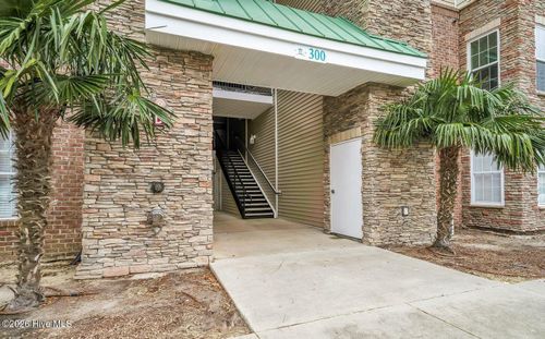 unit-325-300 -325 Gateway Condos Dr, Surf City, NC, 28445-7963 | Card Image