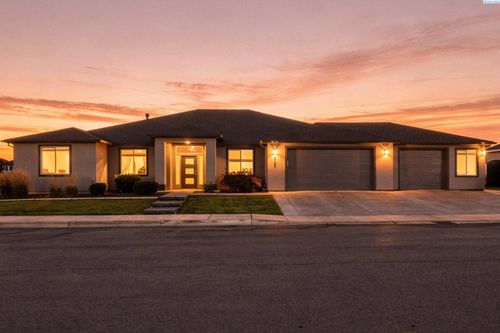 6623 Cyprus Loop, West Richland, WA, 99353-5510 | Card Image