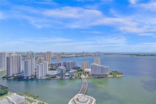 4610-950 Brickell Bay Dr, Miami, FL, 33131-3962 | Card Image