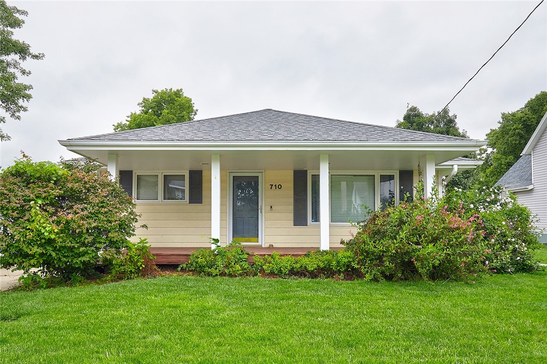 3rd Ave, Indianola, IA 50125