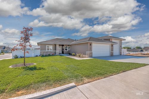735 Oakmont St, Payette, ID, 83661-1060 | Card Image