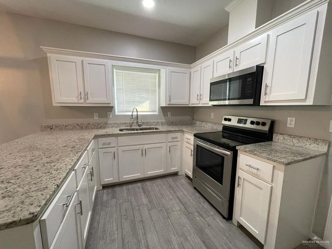 UNIT-3 - 2108 Davenport St, Condo with 3 bedrooms, 2 bathrooms and 2 parking in Weslaco TX | Image 9