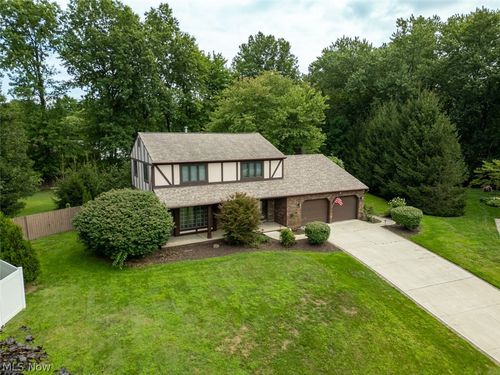 124 Saddle Ridge Cir Se, Warren, OH, 44484-2325 | Card Image