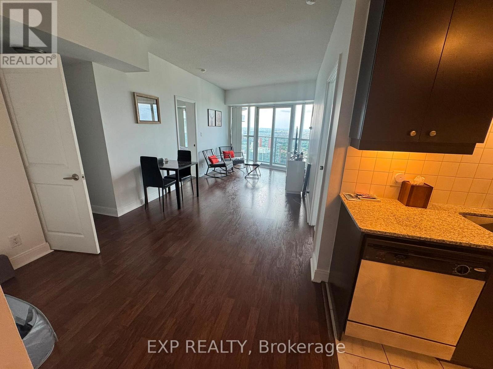 Residential Lease in Mississauga (City Centre) 4