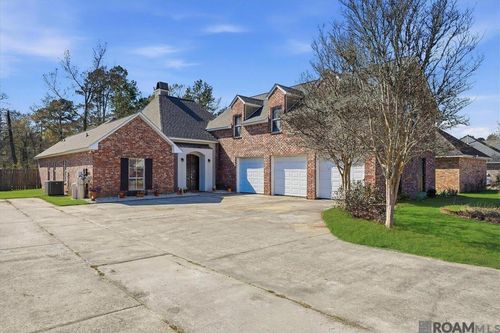 1480 Willow Oak Dr, Denham Springs, LA, 70726-8704 | Card Image