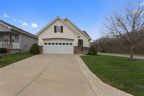10946 Whispering Ln, Kansas City, KS, 66109-4260 | Card Image