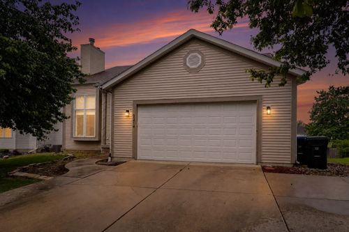 2214 Case Dr, Bloomington, IL, 61701-1474 | Card Image