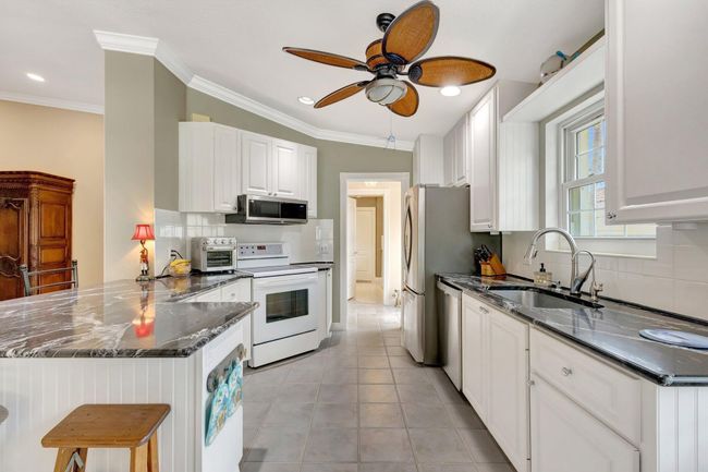 3484 Se Cormorant Pl, Condo with 2 bedrooms, 2 bathrooms and null parking in Hobe Sound FL | Image 7