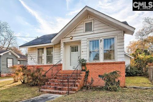 1229 Kinard St, Newberry, SC, 29108-3515 | Card Image