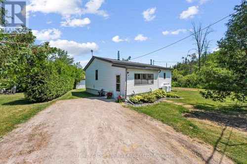 13 Leaf St, Dunsford, ON, K0M1L0 | Card Image
