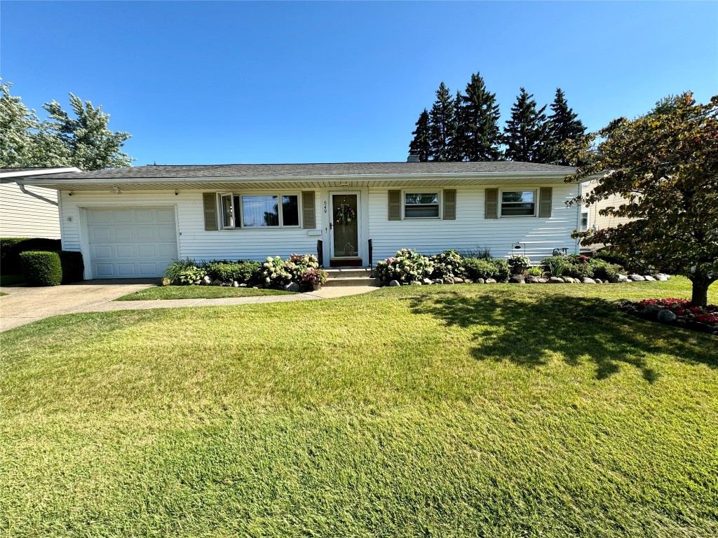 36th St, Erie, PA 16504