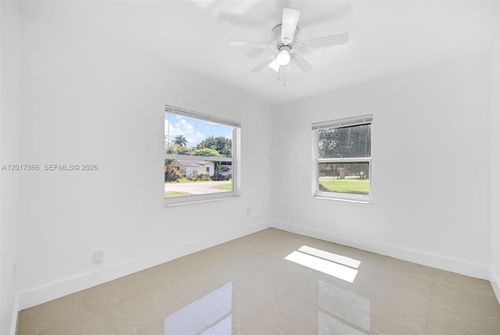 555 Nw 90th St, El Portal, FL, 33150-2151 | Card Image