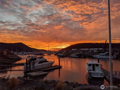 5301 Doon Way, Anacortes, WA, 98221-2913 | Card Image