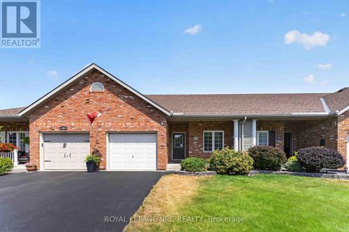 82 Maple St, Port Colborne, ON, L3K6G7 | Card Image