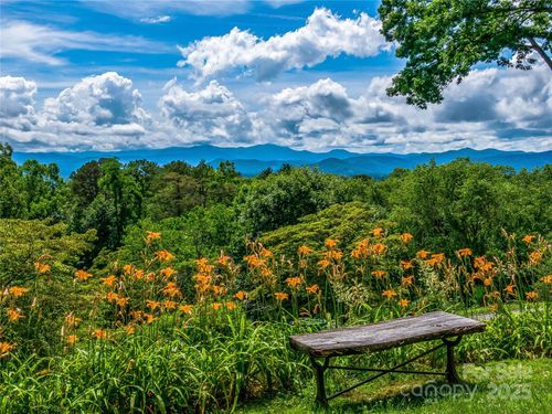 170 Twin Springs Rd, Hendersonville, NC, 28792-9262 | Card Image