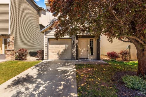 566 S Pine Island Ln, Boise, ID, 83709-5638 | Card Image