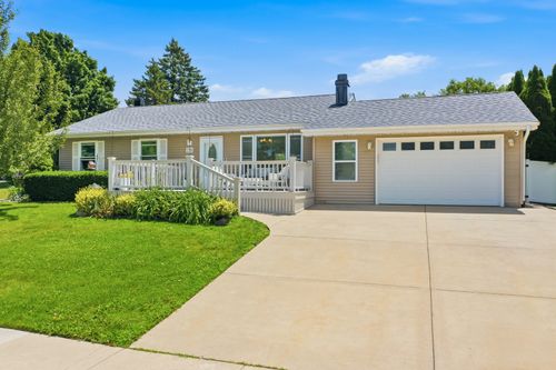 218 Windridge Dr, McHenry, IL, 60050-5169 | Card Image