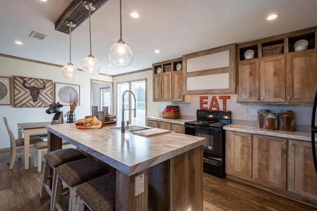 18105 County Rd, House other with 3 bedrooms, 2 bathrooms and null parking in Stanton TX | Image 7