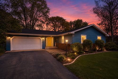 218 Nerge Rd, Roselle, IL, 60172-4921 | Card Image