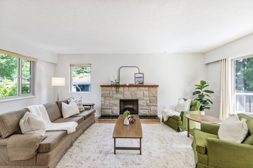 230 Harvard Dr, Port Moody, BC, V3H1S8 | Card Image