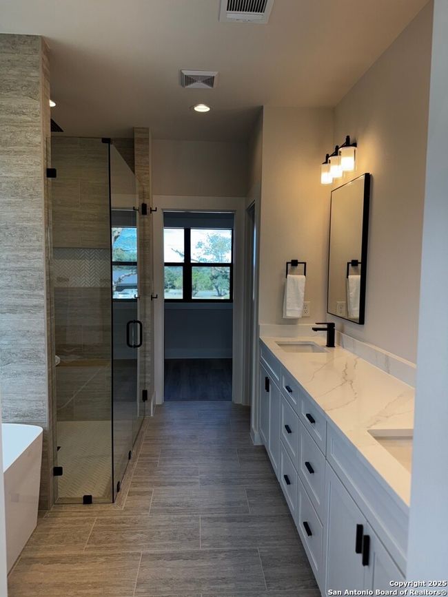 166 Restless Wind, House other with 4 bedrooms, 5 bathrooms and null parking in Spring Branch TX | Image 16