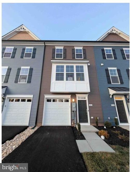 226 Monteith Dr, WINCHESTER, VA, 22601-6811 | Card Image