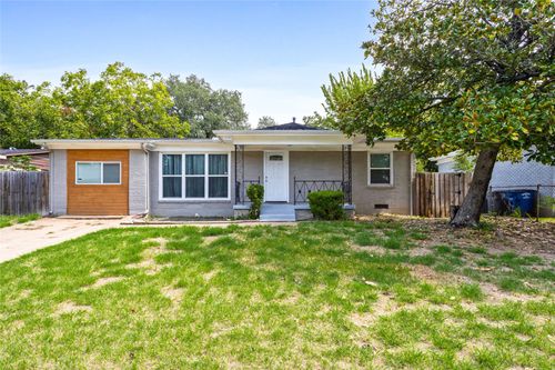 10450 Sandra Lynn Dr, Dallas, TX, 75228-2413 | Card Image